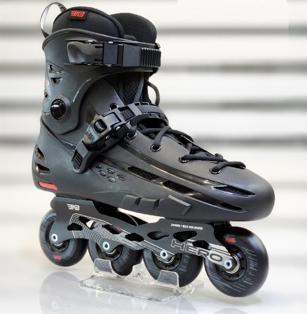 کفش اسکیت فلای ایگل flying ealge bkb b6s - جی میکس (2) کفش اسکیت فلای ایگل flying ealge bkb b6s - جی میکس